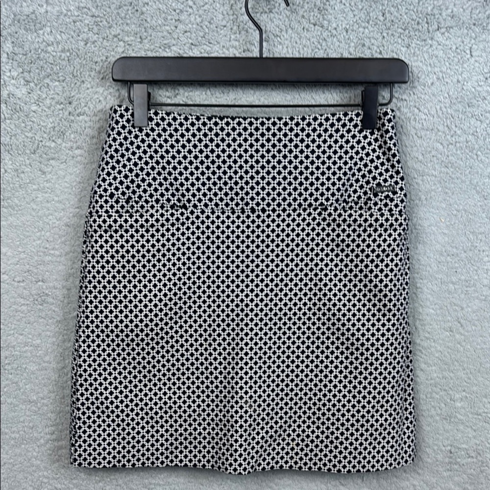 S.C. & CO. Black and White Patterned Women's Skort Stretchy Comfort Athleisure